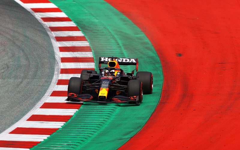 O Max Verstappen βρέθηκε και πάλι στην κορυφή των χρόνων, αυτή τη φορά για την δεύτερη περίοδο των ελεύθερων δοκιμών, του GP Στυρίας. Στην δεύτερη θέση ο Daniel Ricciardo, μικρές οι διαφορές. 